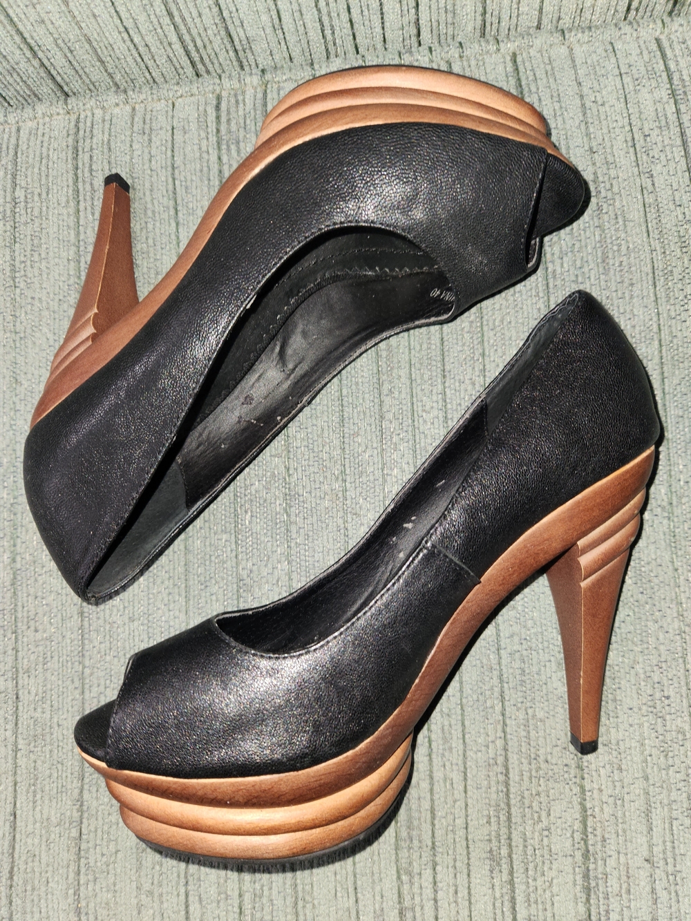 ๐Shellys London Black Peep-Toe Platform Heels